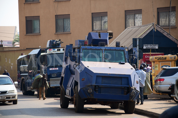 DailyMonitor's tweet photo. Police and the army deployed in Kampala City and surrounding areas ahead of planned demonstrations against the high cost of living in the country.
https://t.co/zs01xNGmkg
#MonitorUpdates 
📸@abubakerlubowa https://t.co/XKNhg76qKP