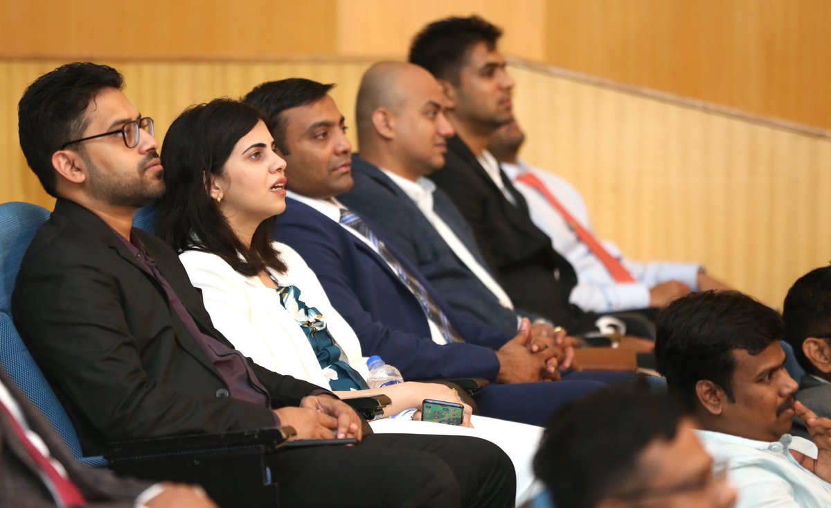 ISBedu's tweet image. Welcome to the Hyderabad and Delhi cohorts of the PGPpro Class of 2023. Professor @Ramabhadran, Deputy Dean - Mohali Campus and Academic Programmes, addressed the cohorts during their orientation and wished them all the best.

#ISBPGPpro #ISBJourney