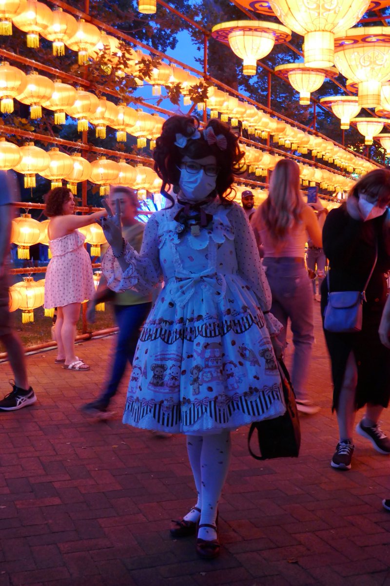 royalsealys's tweet photo. Photo from Chinese Lantern Festival meet! 

#lolitafashion #eglfashion #btssb https://t.co/ZWlqYTuASb