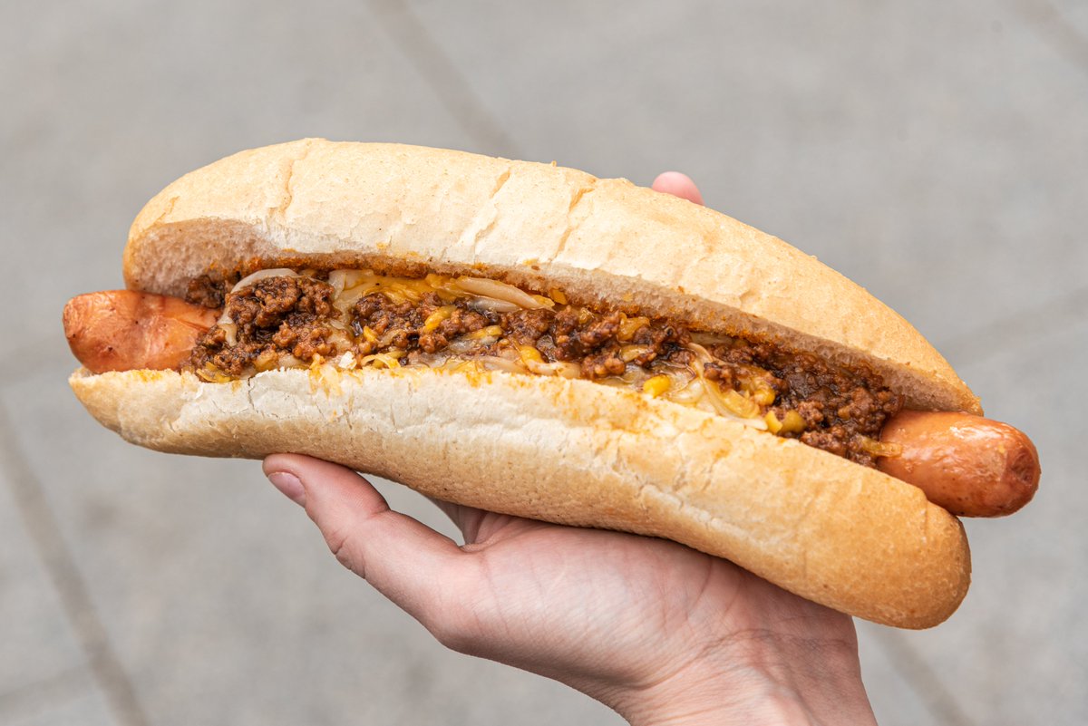 ¿Ready para empezar la semana comiéndote el mejor Hotdog de Barcelona? 🌭

Frankfurt, chili con carne y queso Cheddar Monterrey 🤤 Nuestro Chacal es puro 🔥