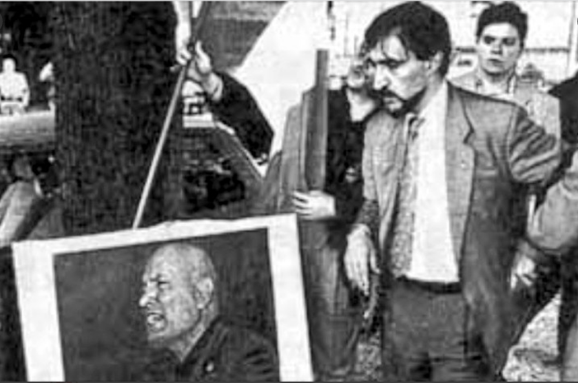 OSNMITALY's tweet photo. La Russa che attacca Paolo Berizzi? Evidentemente Paolo sta scoperchiando tanta di quella merda che è sulla strada giusta... Diciamolo... cit.. #matrice https://t.co/hOifpojmR7