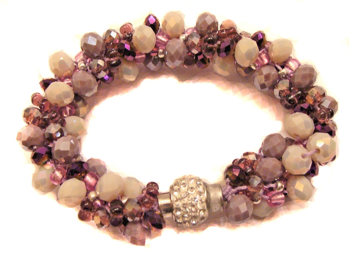 girliegals12's tweet photo. Purple, Violet, Lavender Beaded Kumihimo Bracelet: https://t.co/2LCAbX9TyC... #beadedbracelet #kumihimobracelet #violetcrystals #purplecrystals #lavendercrystals #Czechglassbeads #seedbeads #magneticclasp #silverrhinestoneclasp #OOAK #giftsforher #handmadeatamazon #amazonjewelry https://t.co/h5eValtA7q