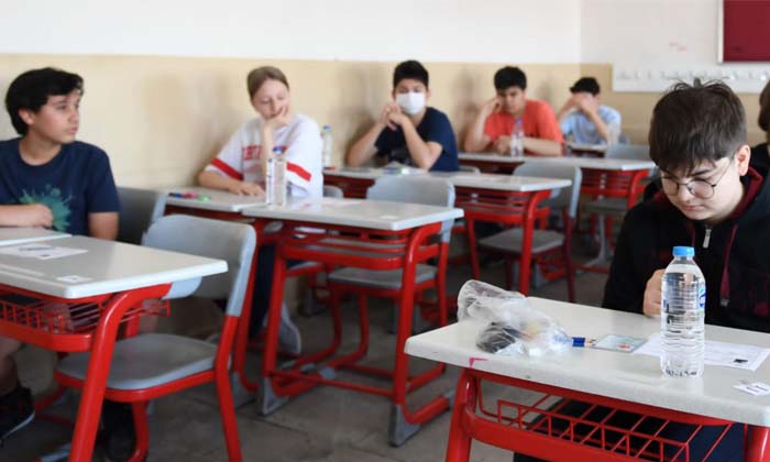 LGS sonuçları açıklandı. Millî Eğitim Bakanlığı, LGS kapsamında yapılan merkezî ve yerel yerleştirme sonuçlarına ilişkin raporları erişime açtı.
#lgs2022 

dersimizegitim.com/?p=1629