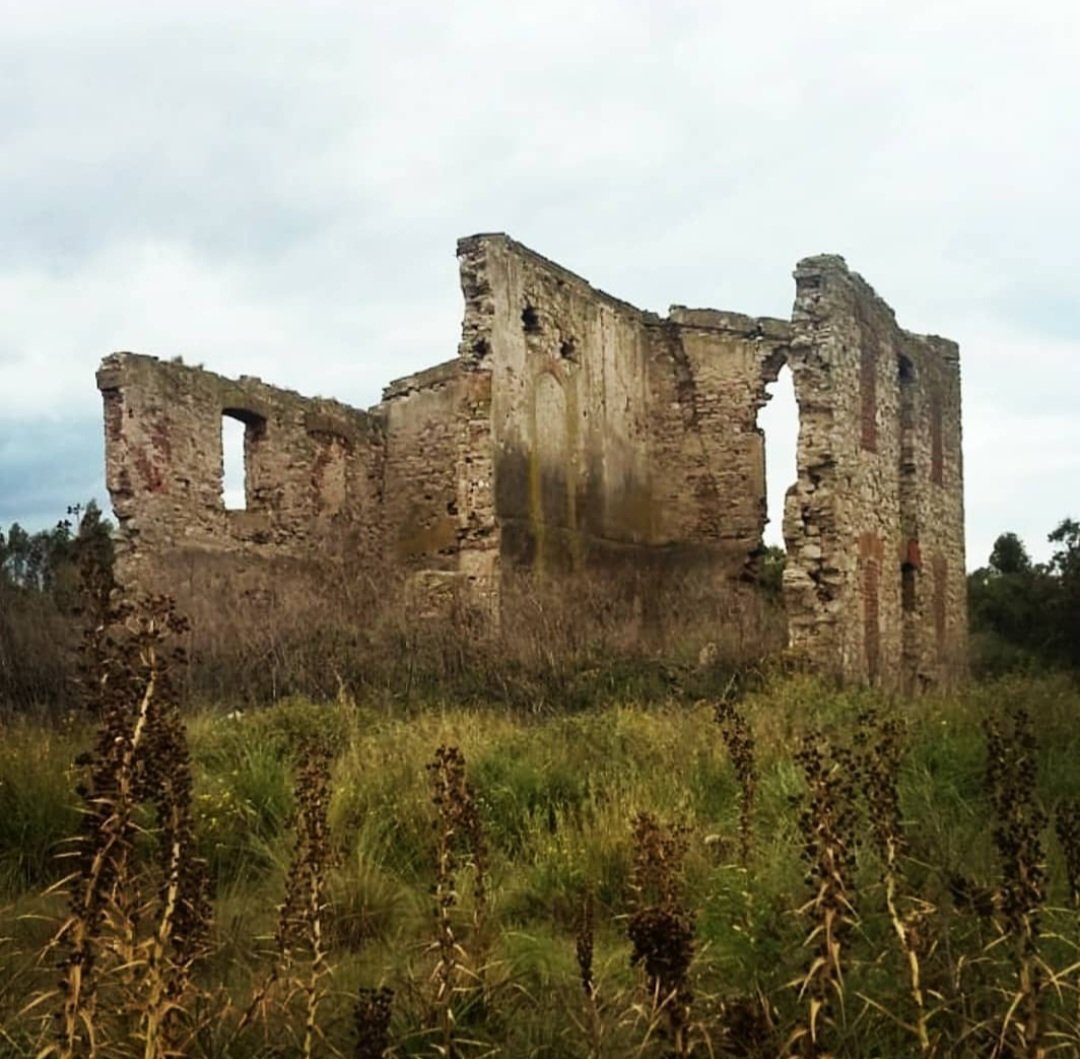 bsasimagenes's tweet photo. ¿Conocías la Antigua Casa de Piedra de Necochea?
Se encuentra en el Monte de Boghera. Lugar poco conocido.
Data del año 1860 pero Necochea se fundo en 1881 😳 
Contaba con un entrepiso (sin escalera) y una sola entrada.
Abro hilo 🧵 https://t.co/SiaZSvVJVK