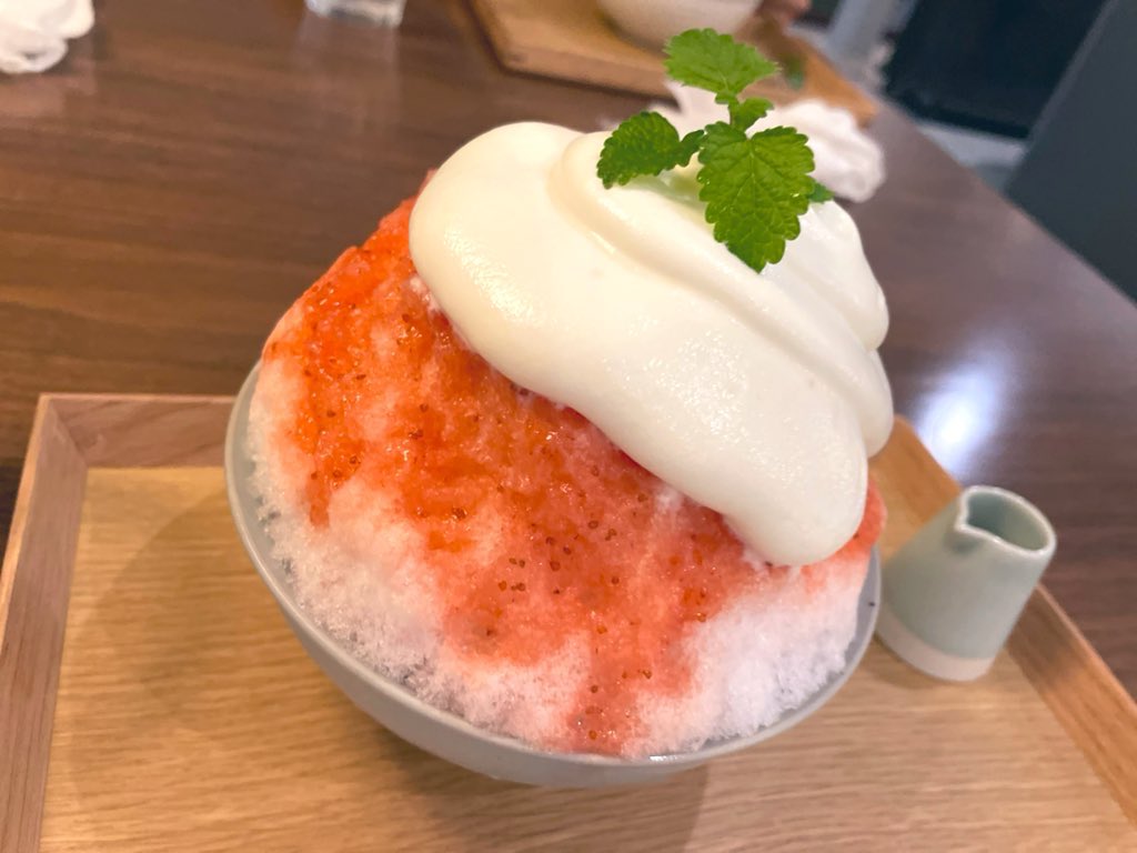ことりす 美味しかったから もう一度 これ掲げとこ 最近 よく見かけるエスプーマかき氷 エスプーマ スペイン語 泡 お料理のトッピングに専用機械を使って食材をムース状にしたもの 生クリームなどを材料に かき氷 にのせるという