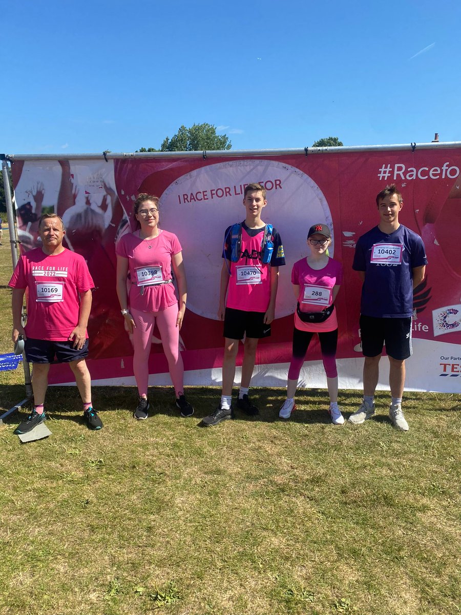 CadetsSurrey's tweet photo. On a blazing Sunday 3 Cadets &amp; 2 Leaders from Surrey Volunteer Police Cadets ran the Guildford 5K Race For Life rasing £1,404.09 for charity in Cancer research. The VPC teach many valuable qualities including thinking of others, whilst having lots of fun. @HSOFSURREY @SurreyPCC https://t.co/BCLwCnAiLJ