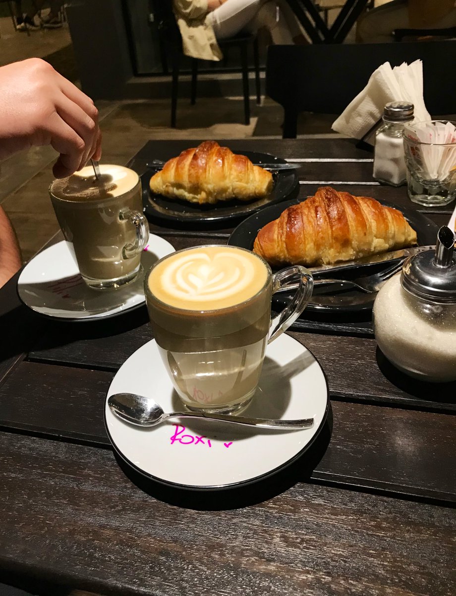 AnaRocioA's tweet photo. Siempre será un alto plan ir a Benito a tomar cafecito 🤤🤤🤤🤤 https://t.co/l5057sXMOx