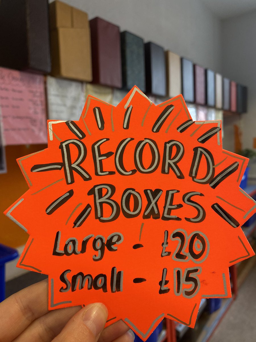GrindGroove's tweet image. Just wrote us a banging sig to let you know we have a #rainbow of #recordboxes in shop. 
Gareth held onto them so quick, come grab one!

👫COLLECT - #Keighley
✅ MON-SAT 10-5

🏠 Cavendish Business Centre,  11 - 17 Cavendish Street, Keighley, BD21 3RL

🖥️ grindandgrooverecords.com
