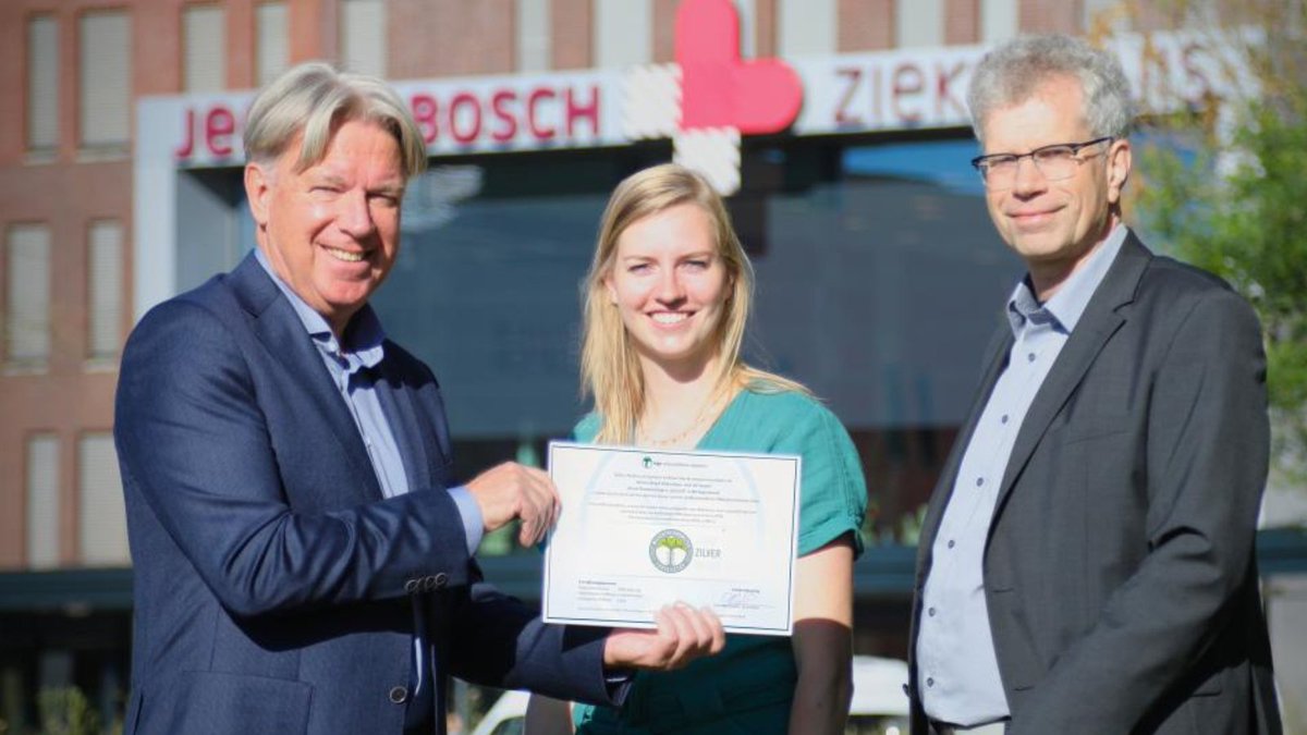 In 2022 heeft het @JBZDenBosch door hard werken en de inzet van hun Servicebedrijf, ondanks corona, niveau zilver behaald van het duurzaamheidskeurmerk #MilieuthermometerZorg (MTZ). Lees meer via:  bit.ly/3ba0aU1 

#Duurzaamheid #zorg #milieu #MTZ