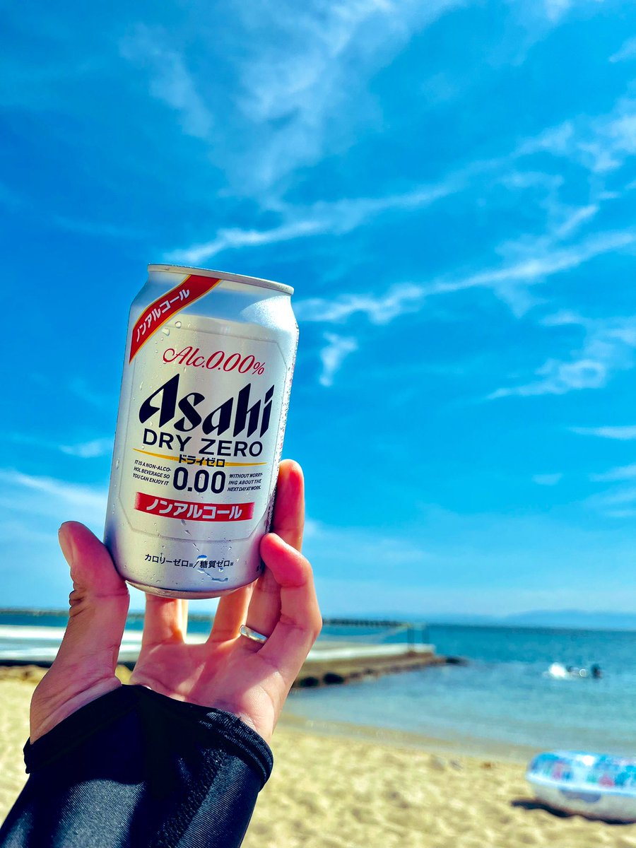 Naooo817's tweet photo. 淡路島ーー！🧅
ビーチでまったりしたり～🍺
美味しいご飯食べたり～
温泉に入ったり～
たまにスライムと戦ったり～

いい休日でした～😎
いつか野池も巡りしてみたいなぁ～🎣
 #淡路島 #ニジゲンノモリ #ドラクエ #ビーチで乾杯 https://t.co/mIzkkKatXS