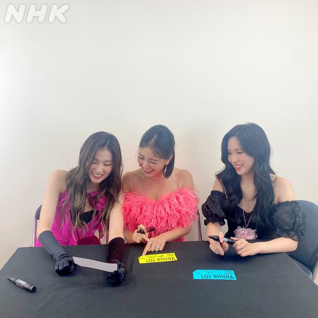 misahyothinker's tweet photo. my middle line together 😭🫶🫶🫶🫶 https://t.co/i5z0Jh8NoU