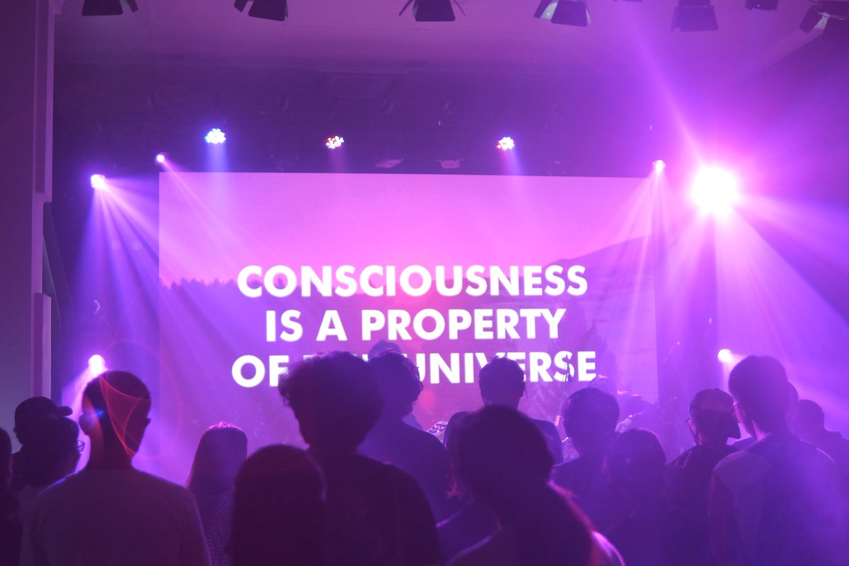 Thank you to everyone who came out to a <a href="/PosBlocJkt/">Pos Bloc Jakarta</a> show. It was so fun to see you all again &amp; play some new tunes live. 

Bandung! Can't wait to get back out there for the <a href="/limunas/">Liga Musik Nasional</a> ‘ <a href="/wsatcc/">White Shoes</a> Concert. Tickets on sale now at <a href="/omuniuum/">Omuniuum</a> . LFG! 🫡