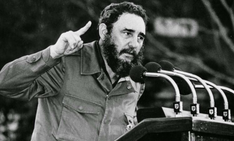Bir katilin, bir hırsızın başbakan olduğu bir cumhuriyette, dürüst kişilerin yerinin ya mezar, ya cezaevi olduğunu anlayabilmek zor bir şey olmasa gerek.

Fidel Castro