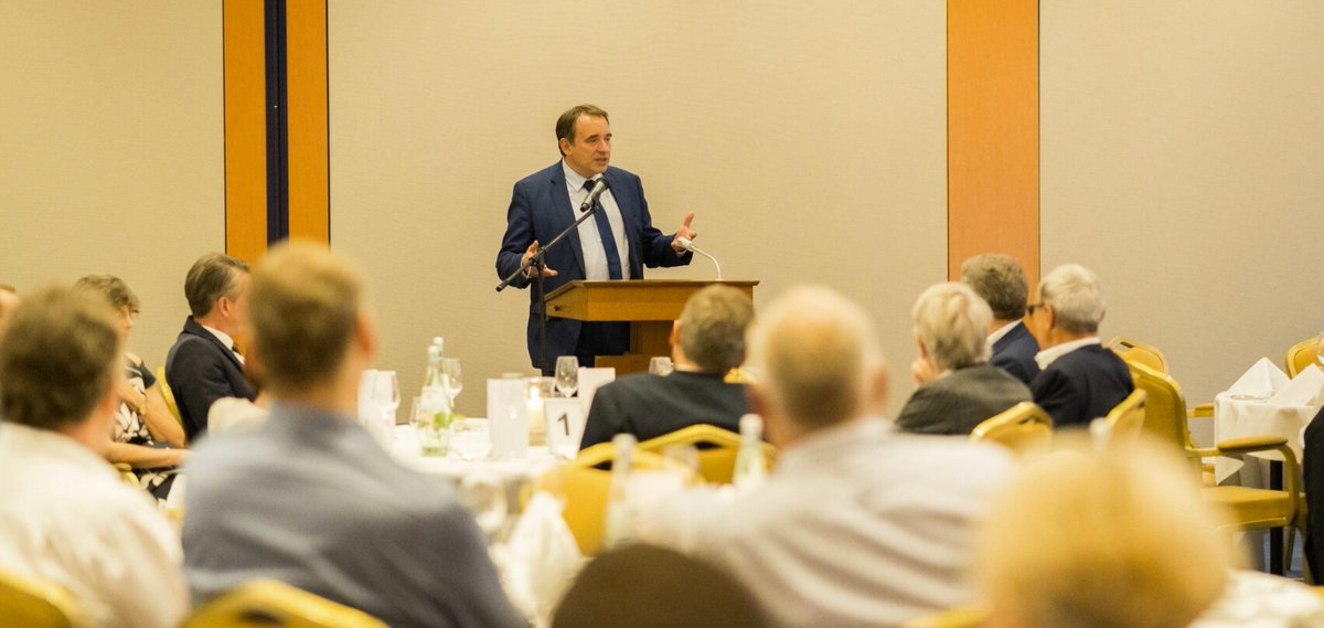 Unser Parlamentarischer Abend war ein Erfolg!
Wir freuen uns , dass so viele Mitglieder und Ehrengäste teilgenommen haben. Besonderer Dank gilt Herrn Prof. Lorz + den bildungspolitischen Sprechern des Landtags, die sich unseren Fragen in der Diskussionsrunde gestellt haben! #vdp