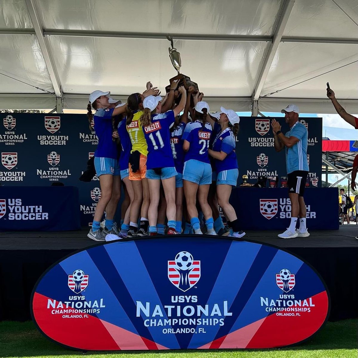GalaxySCIL's tweet photo. 🏆NATIONAL CHAMPS 🏆
Congrats to the G2004 Girls Blue who end an amazing season as the 2022 U18 NATIONAL CHAMPIONS. Incredible team performance all week. 
Season accomplishments:
🏆 MWC Champs 
🏆 National League P.R.O Champs 
🏆 Illinois State Cup Champs 
🏆 USYS National Champs https://t.co/HUP5xIxP6R