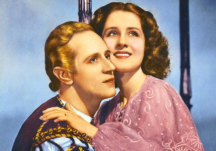 Romeo and Juliet was done by Laurence Olivier and Vivien Leigh on stage, and by Leslie Howard and Norma Shearer in film. #classicmoviestars #LeslieHoward #AshleyWilkes #oldHollywood #oldmovies #GWTW #GONEWITHTHEWIND #Britishactor #VivienLeigh #NormaShearer #LaurenceOlivier #Romeo