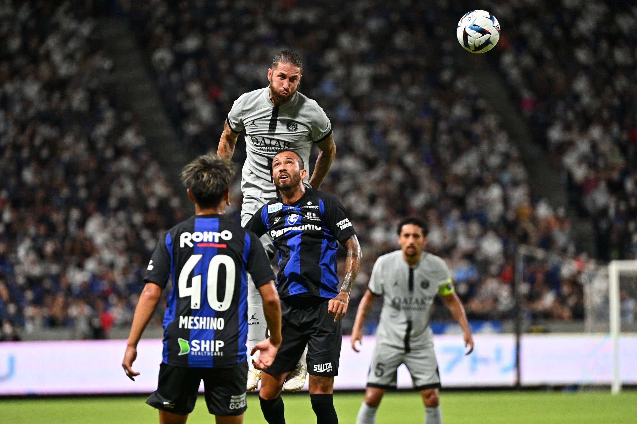 浦和レッズ Vs パリサンジェルマン Psg タオルマフラー 二本 Vitrinedospes Blog Br