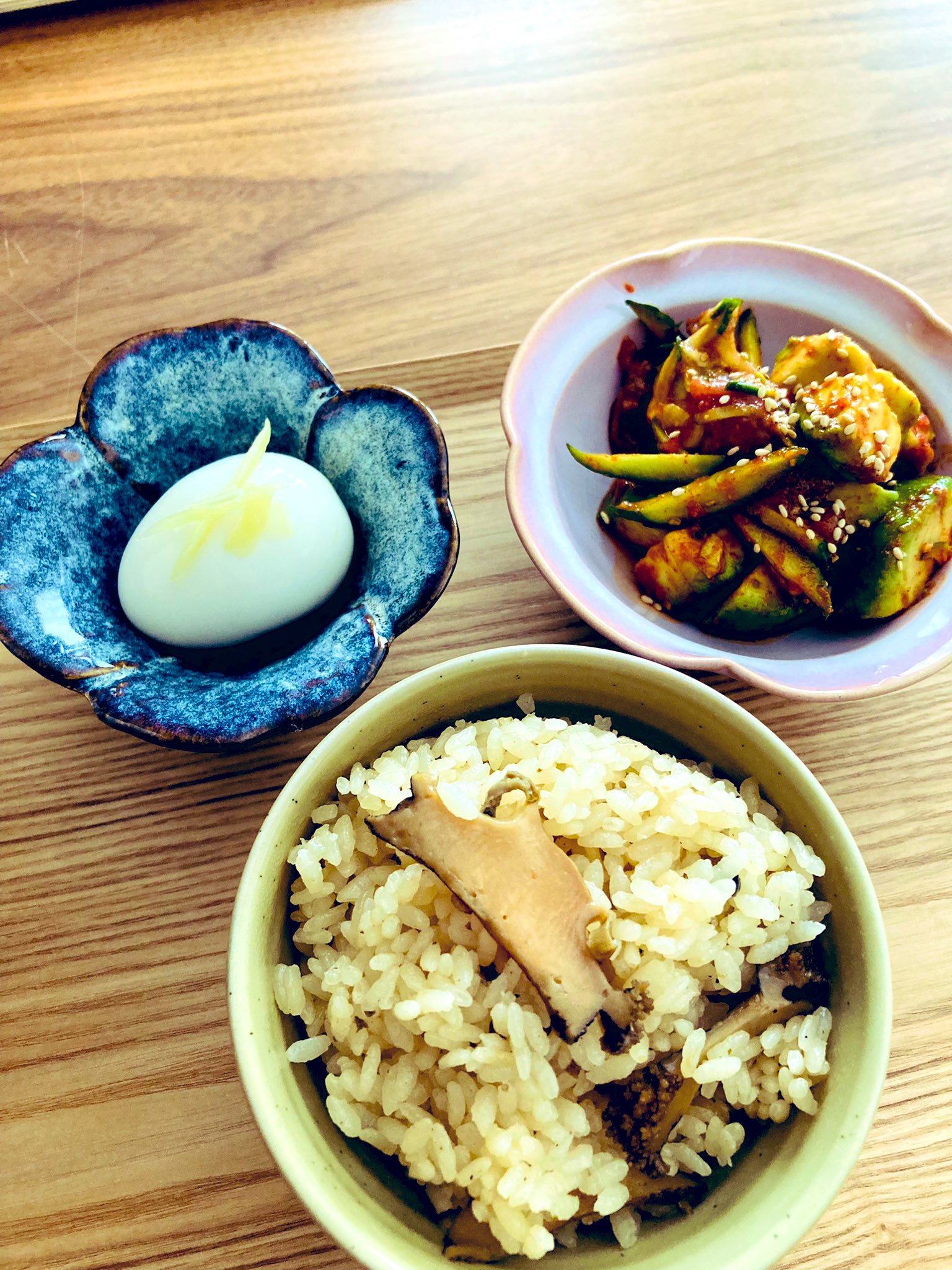 ペコログ お土産で頂いたあわびの姿煮 お店の人おすすめ の炊き込みご飯に めっちゃ美味しかったです またあわび欲しい 晩ごはん おうちごはん お腹ペコリン部 あわびの姿煮 T Co Ypxaey629w Twitter