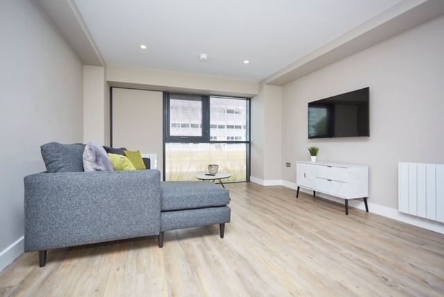 Looking for temporary accommodation in the city centre? 
The partnership between MyPad Serviced and Iguana Developments provide a limited number of apartments at The Glass House for local employers.

To find out more, please contact info@mypad.co.uk.