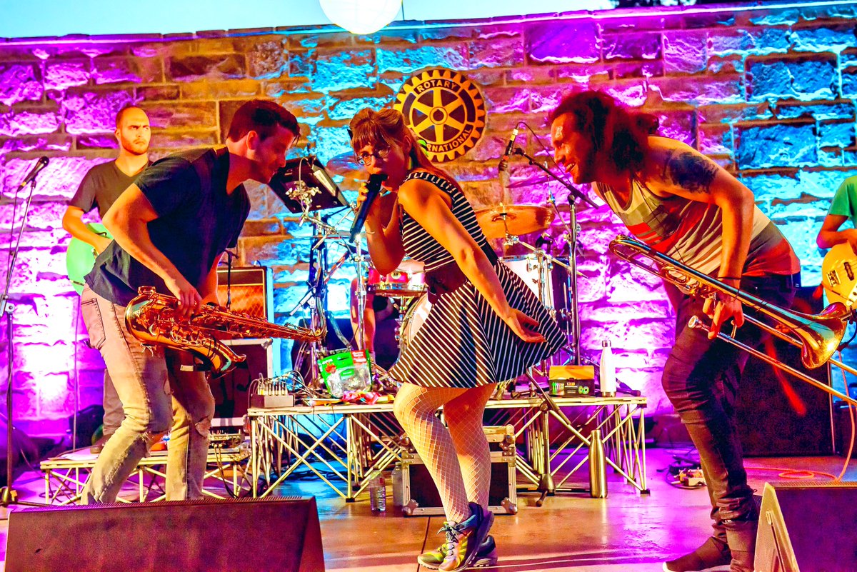 LimelightMuskok's tweet photo. Nuit Blanche “ROCKED” the night!!!        #HuntsvilleOntario #HuntsvilleON  #NuitBlanche #HFA https://t.co/PqZJalbRtr