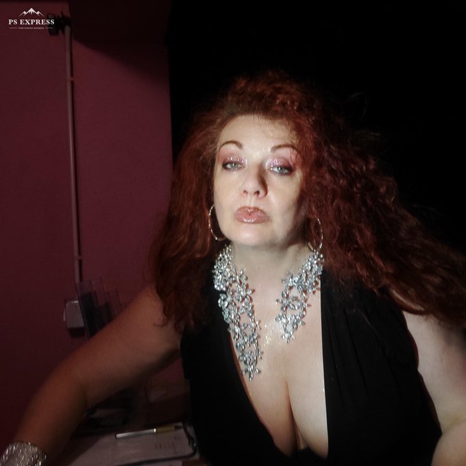 Miei carissimi amici sono davanti al ventilatore e vi mando un bacio grande grande 💋💋💋💋💋💋  https://t<a href="/tag/model"class="tags"><span>#model</span></a><a href="/tag/actress"class="tags"><span>#actress</span></a><a href="/tag/sexy"class="tags"><span>#sexy</span></a><a href="/tag/star"class="tags"><span>#star</span></a><a href="/tag/hotmodels"class="tags"><span>#hotmodels</span></a><a href="/tag/hotmilf"class="tags"><span>#hotmilf</span></a>