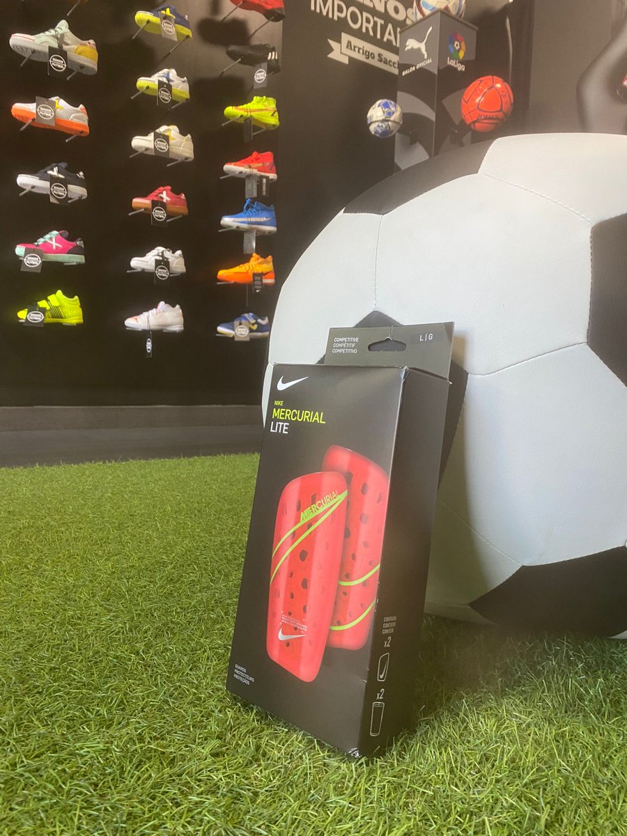 FutbolLfm's tweet image. 𝗦𝗢𝗥𝗧𝗘𝗢 𝗝𝗨𝗟𝗜𝗢 - 𝗦𝗢𝗠𝗢𝗦 𝗙𝗨𝗧𝗕𝗢𝗟 𝗦𝗛𝗢𝗣 💣

Como cada mes, gracias a nuestro sponsor #SomosFutbolShop os traemos un sorteo de unas espinilleras Mercurial Lite 🔪

Requisitos: 

- Dar RT a este tweet
- Seguirnos a nosotros y a @14adri14 

Limite: Viernes 29.