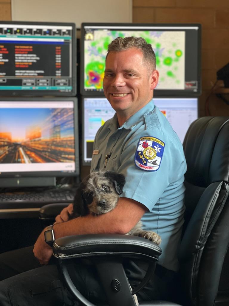 Alright everybody, stop what you're doing and look at this photo of Kylo!
He paid a surprise visit yesterday to Captain Richard Matthews, who took a moment to meet the newest member of his family.