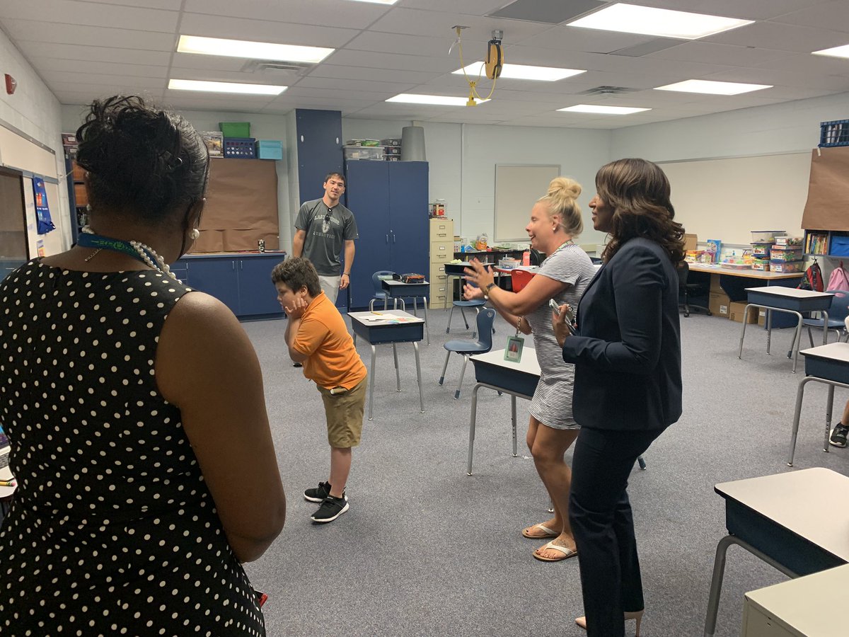HendSS22's tweet photo. It was a great honor to have Dr. McDade visit the Henderson Elementary Summer School Program today!!! @LDMcDade @AltEdPWCS @mrs_afful @PWCSNews https://t.co/fZxhuu5mky