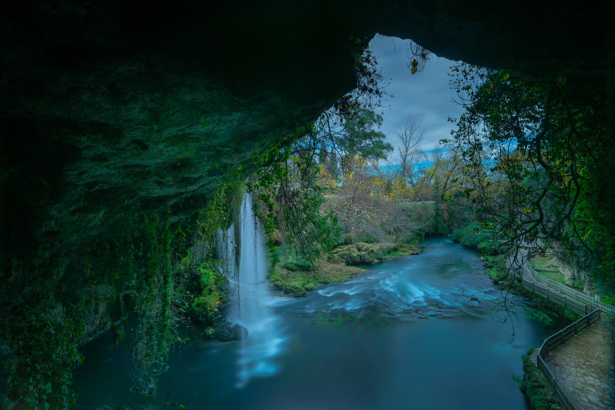 Home to me is what the breathtaking sea is to Thalassophile…That home only belongs to you for eternity, the only place with the deepness of the graceful sea...

" From Cave to Heaven " on @Sloika

0.18 eth

#NFTs #NFTCommunity 

sloika.xyz/korayozpalamut…