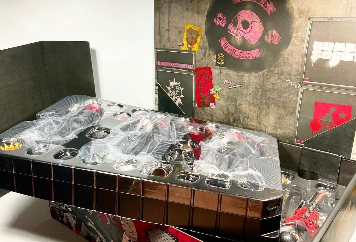 Plasti_Adicto's tweet photo. Trabajando en el Review para el set de las #PinkSkullChaosClub edición #GigfromHell de @mezcotoyz .
Es un set increíble, tiene demasiados accesorios y opciones de display que es muy divertido pero trabajoso de revisar … Busquen sus 🍿 porque se viene un video largo pero ÉPICO! https://t.co/MGJYyjlYN6