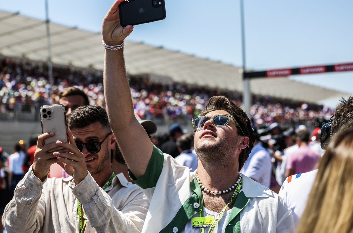 NHDNMedia's tweet photo. Niall Horan at the 2022 French Grand Prix https://t.co/PZ8JCPYCY3