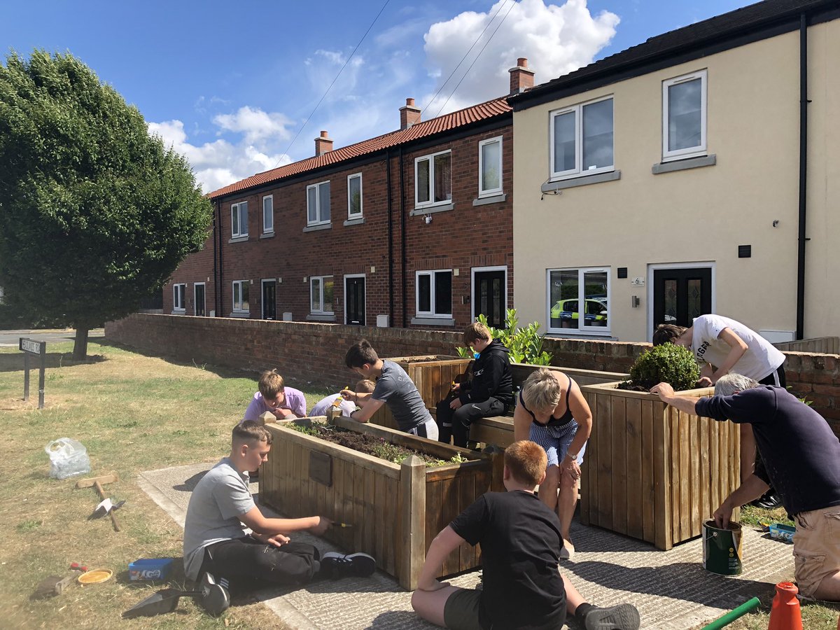 PCSODarrenB's tweet photo. #Aldbrough many thanks to Tom, Lucas, Ralph, McKenzie, Vincent, Carter & Callum for stepping up to volunteer & repaint the memorial bench in support of the Youth Club, Parish Council & Neighbourhood Watch partnership @HP_LifestyleYET https://t.co/jBzfEYFPwx