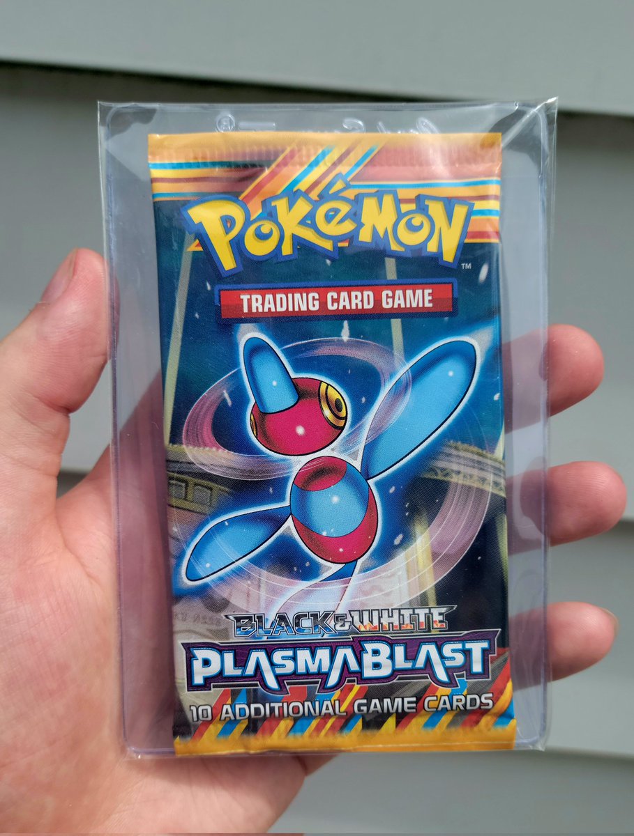 TattooedPokemon's tweet image. Here we go guys 🔥 Thank you for 4k followers 🙏 

-Just Retweet 

Winner picked 7/29 🖤