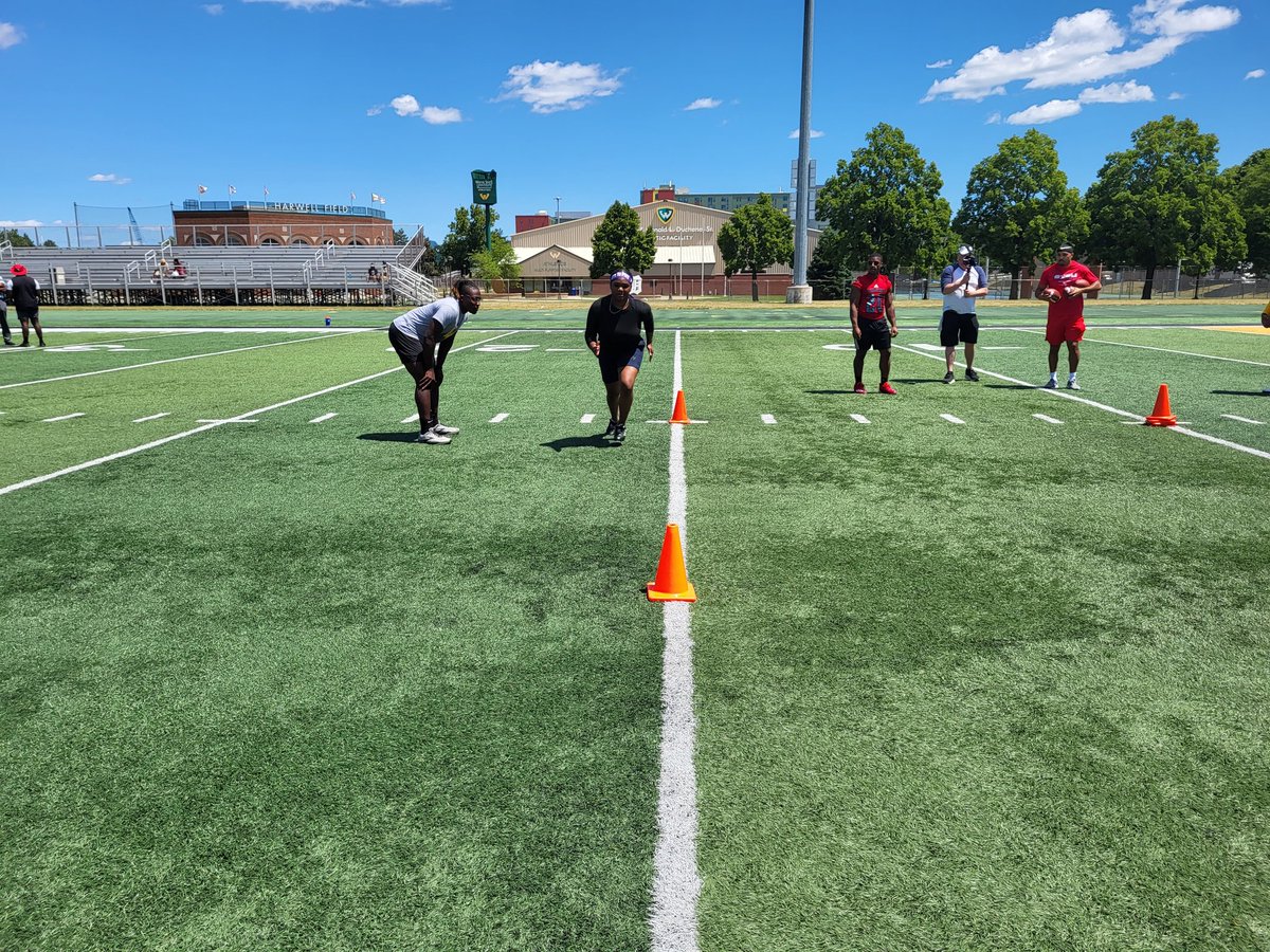 GLIACsports's tweet photo. Youth clinic time. GLIAC players and coaches showing kids how it's done. ππ
#GLIACGivingBack https://t.co/893rTO8c98
