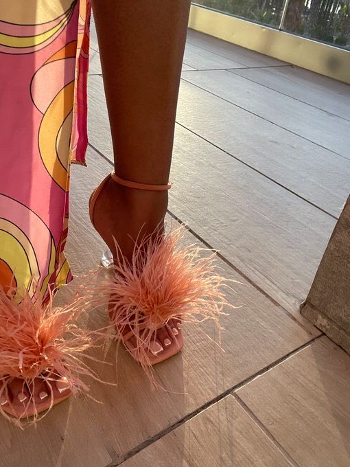 SelectOutfit's tweet image. bottega veneta heels