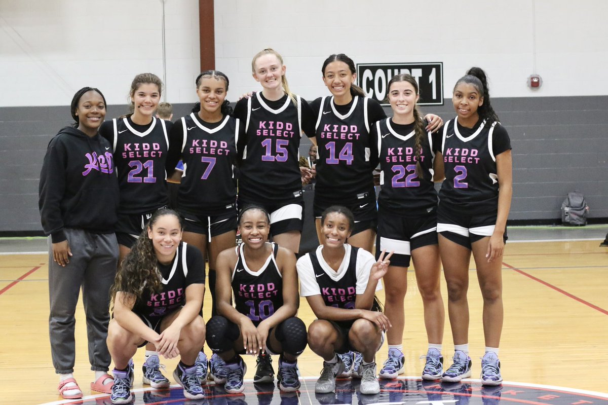 georgia_kovich's tweet photo. It has been fantastic watching @Jordan_lee0730 and her @JKSelectGbb teammates compete this weekend finishing 4-1 at the @SelectEventsBB #Final40 https://t.co/8Jp3AVyZK7