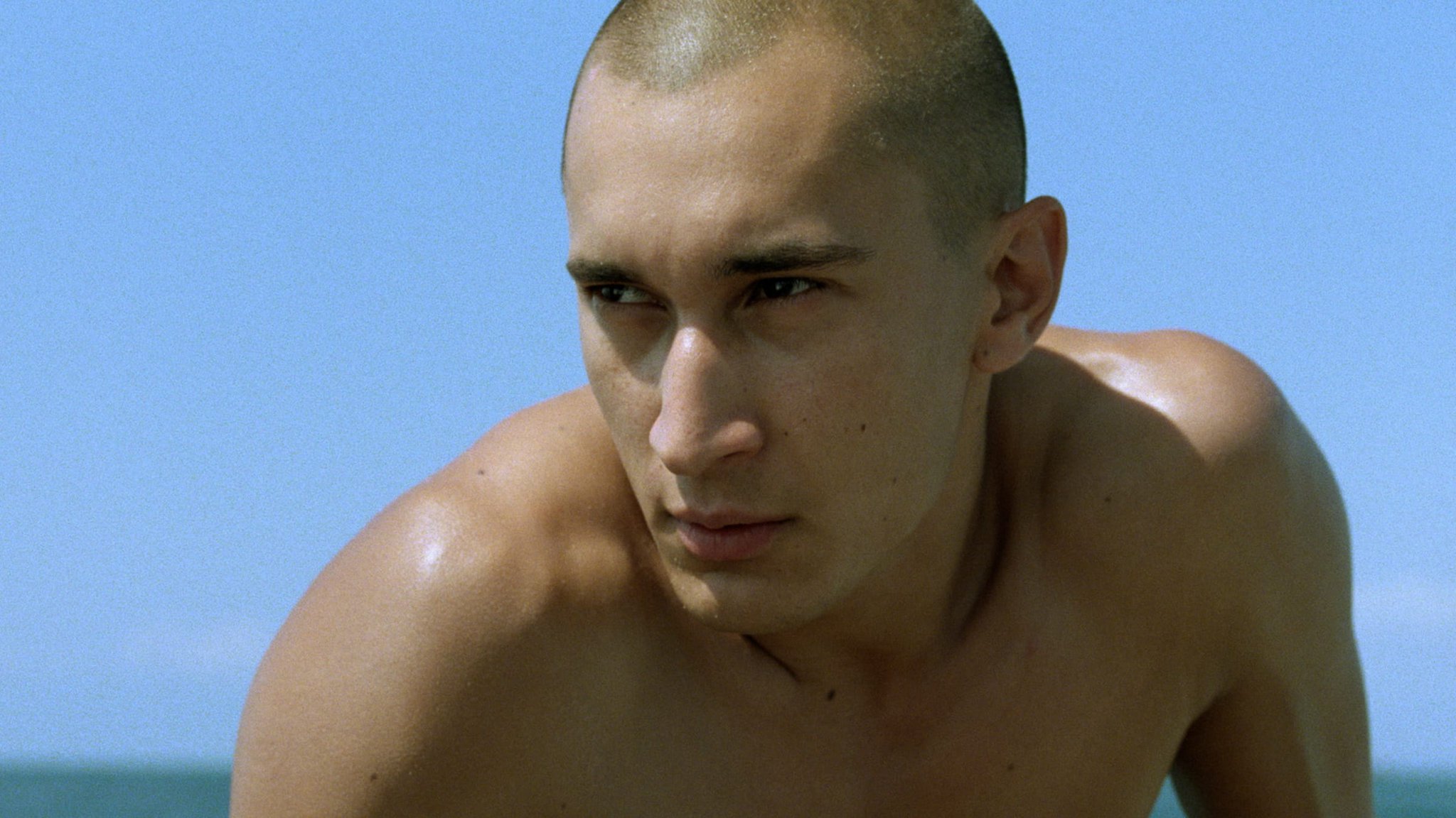 Happy Birthday, Grégoire Colin! 

Pictured here in BEAU TRAVAIL (Claire Denis, 1999). 