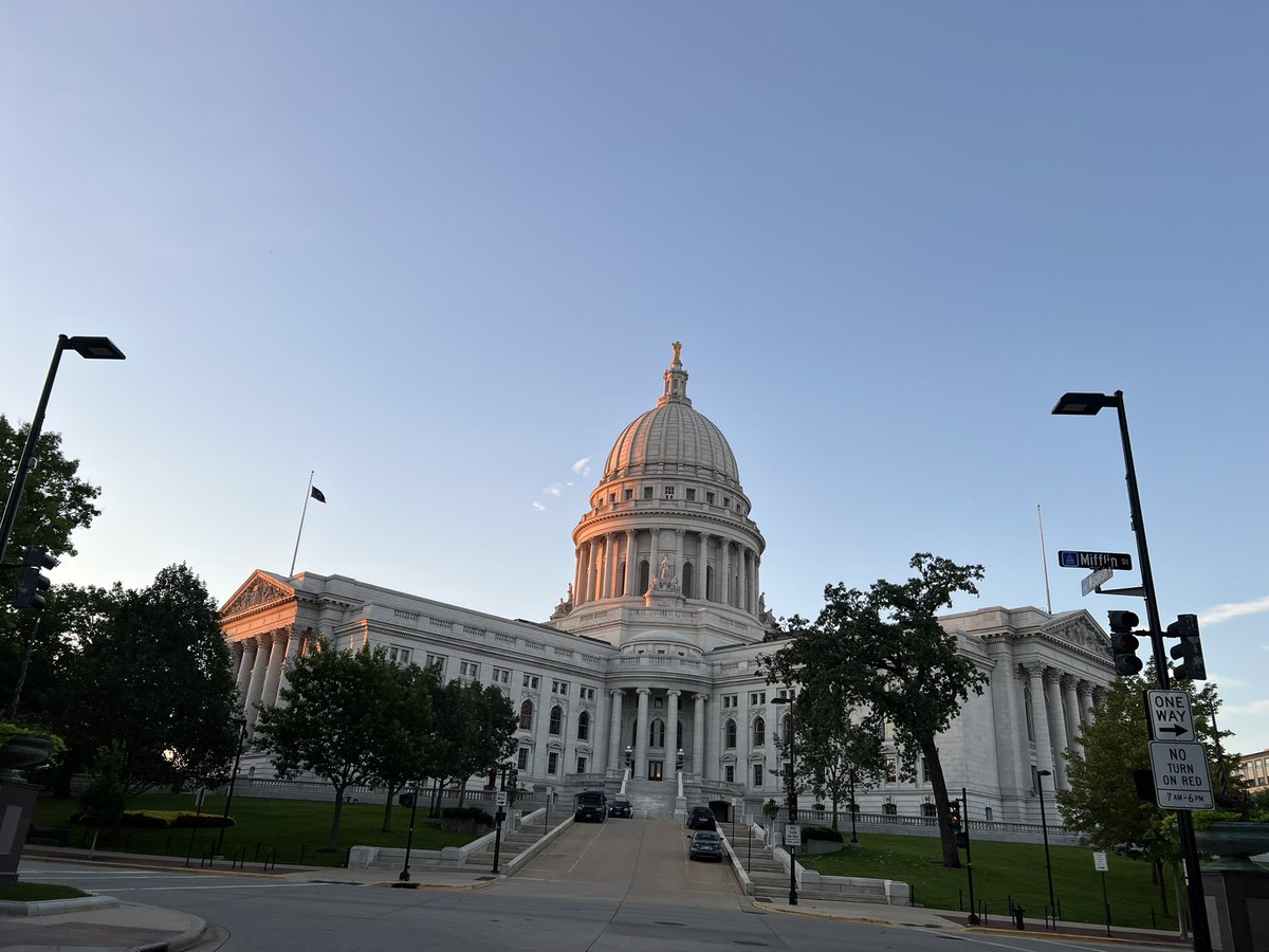 How to get to the WDA conference in the US while being as sustainable as possible ? EWDA chair, Karin Lemberger, made the trip from Lyon : train to Paris, plane to Chicago choosing a company that compensates carbon emissions, bus to Madison ! #WDA2022 #Sustainability #Ewda