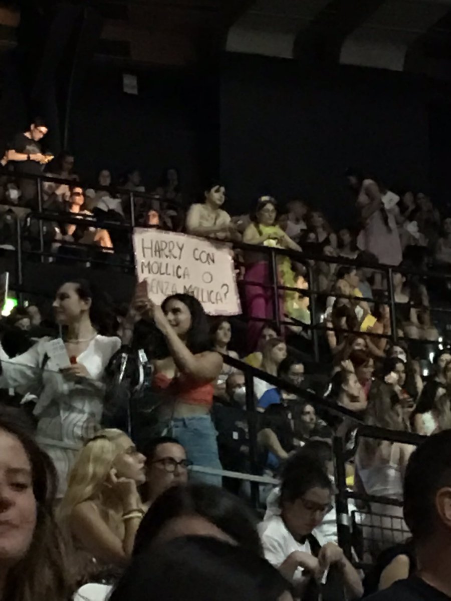 antidothes's tweet photo. CHI È IL GENIO #LoveOnTourBologna https://t.co/VAMBOCKCO4