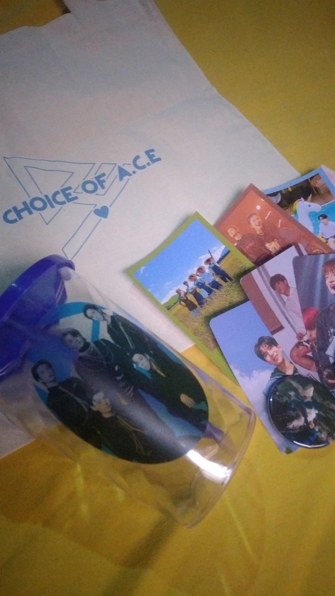 BATroxa's tweet photo. Chegaram os mimos da MELHOR FANBASE DO MUNDO!!! obrigadinho @Brasil_ACE7 Eu ameeeeiiiii!!!! ❤❤❤ Ficaram lindos lindos https://t.co/0NvSL0hWnt