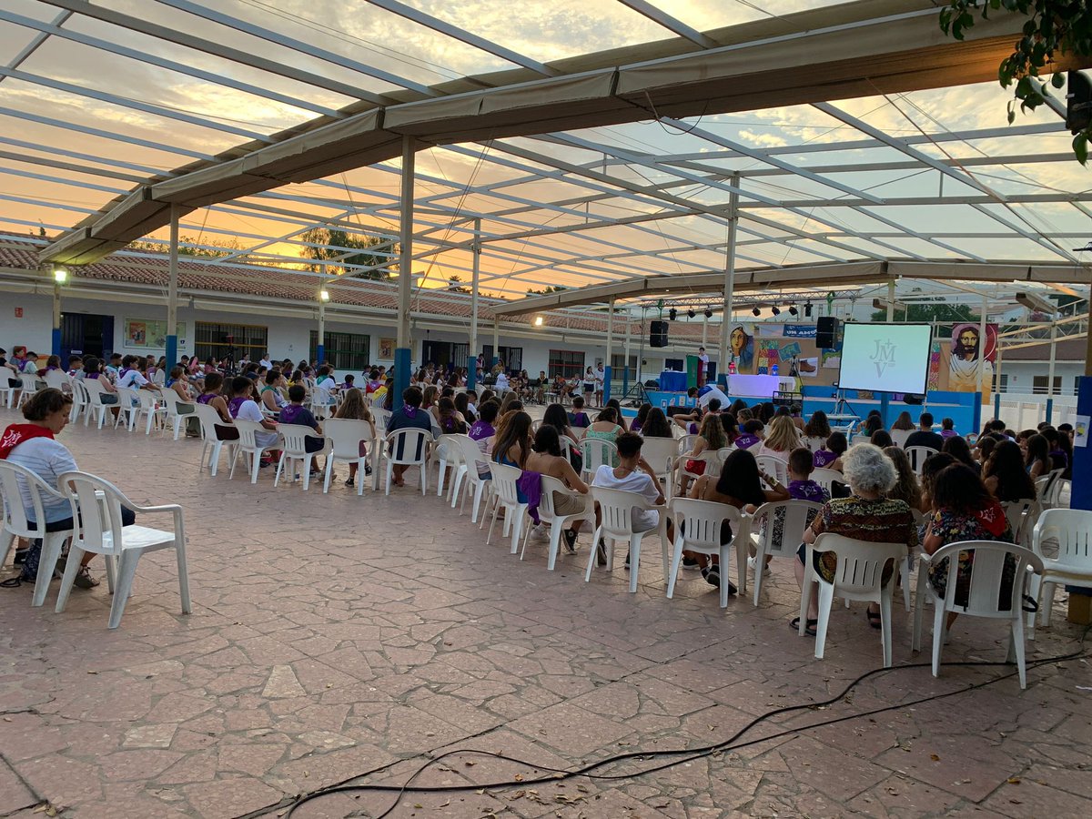 Colegio La Marina tweet media