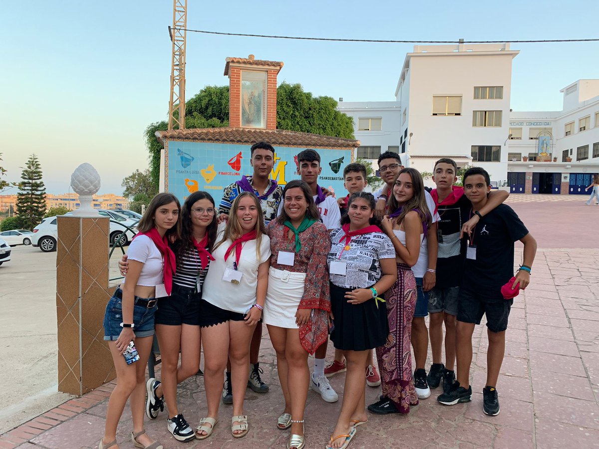 Colegio La Marina tweet media