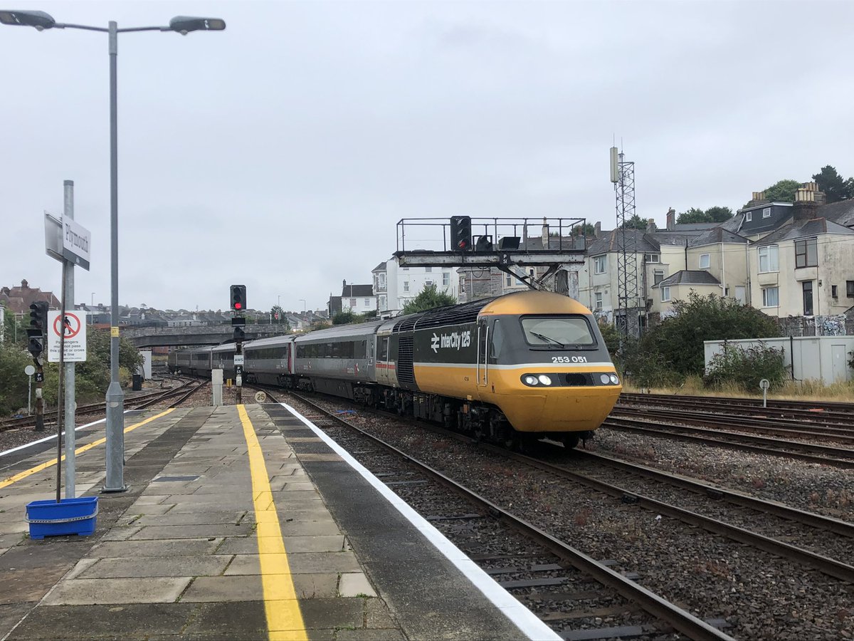 BeerBasher's tweet image. Especially for @WilliamScully1 the retro Inter City 125 at Plymouth over the weekend