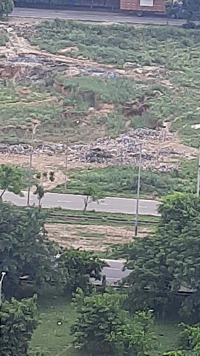 SandyA1427's tweet photo. @OfficialGNIDA This is to inform you that we see a garbage collection "Kude ka dher" in open area, opp. Society"Samridhi Grand Avenue" in greater noida https://t.co/LnlAJyZS88 has to be addressed before it becomes a regular dumping station. Need your immediate attention on this. https://t.co/QBuQOf4Fuy