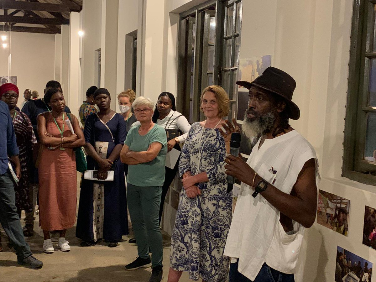 stiannu's tweet photo. How it went: ~200 people from the @GhanaStudiesASA conference visiting the exhibition by Nii Obodai and the @gold_matters group last monday. Still on at @NukuFestival space in Tamale for one month! 
@EleanorFisher_ @NordicAfrica @ISC @NORFACE_network @Belmont_Forum https://t.co/Su8Q0pM9M6