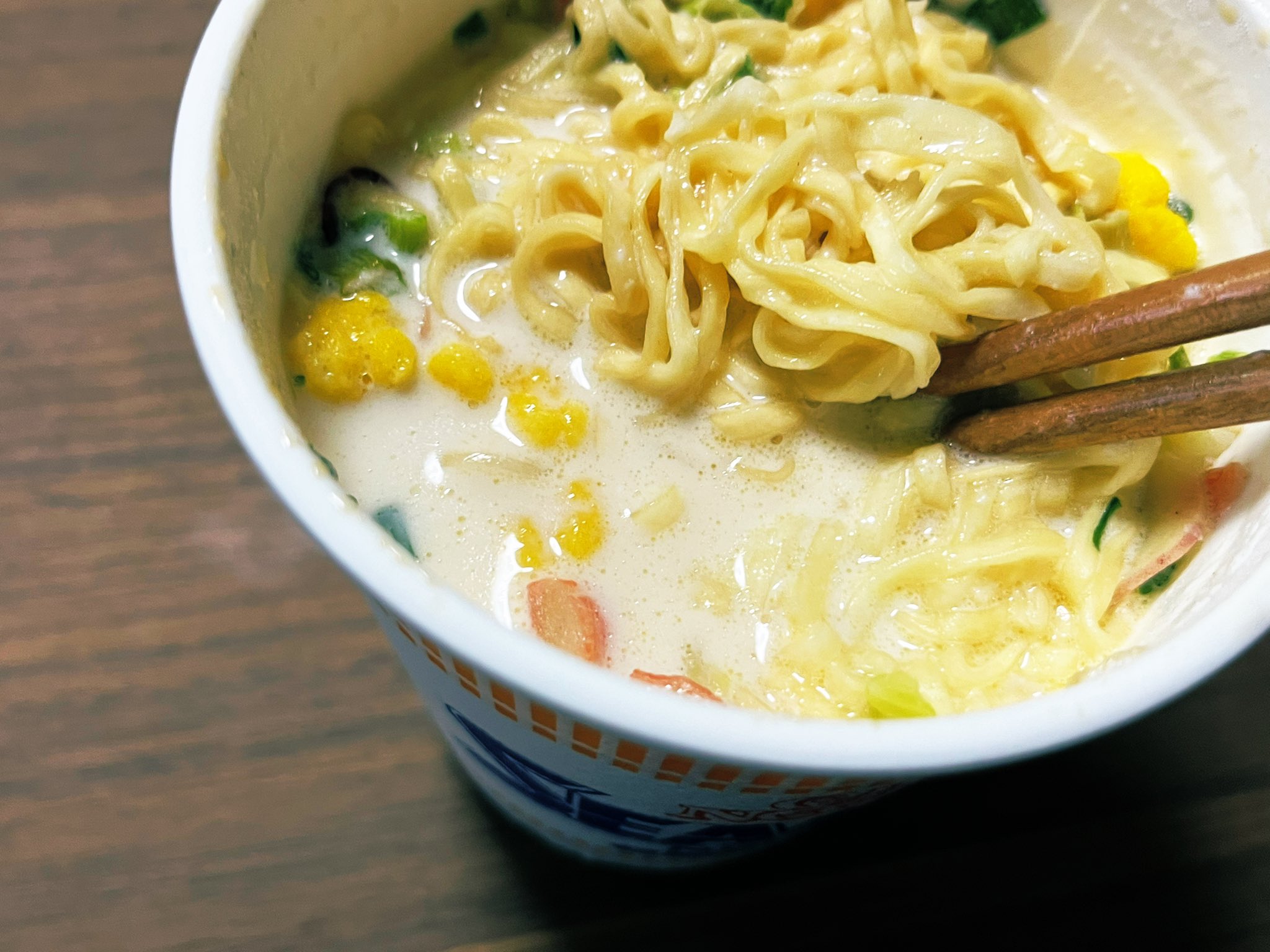 Chill05 西宮流 カップラーメンシーフードアレンジ 鷹の爪なし おいしかった お湯の代わりに 水100ml 牛乳0ml を沸騰させたものを 入れた じゅじゅさんぽ 呪術廻戦 T Co Ne2jvrkkip Twitter