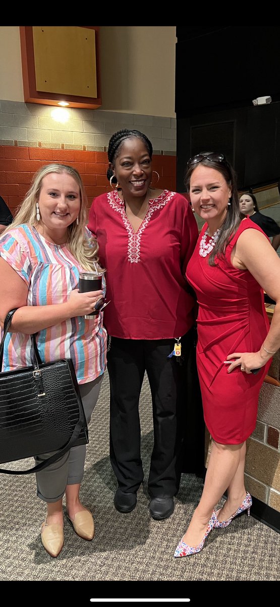 We have a big family! Welcoming our new teachers to <a href="/forneyisd/">ForneyISD</a> #ForneyFamily <a href="/Crosby_fisd/">Crosby Elementary</a>  Bring on 2022-2023!