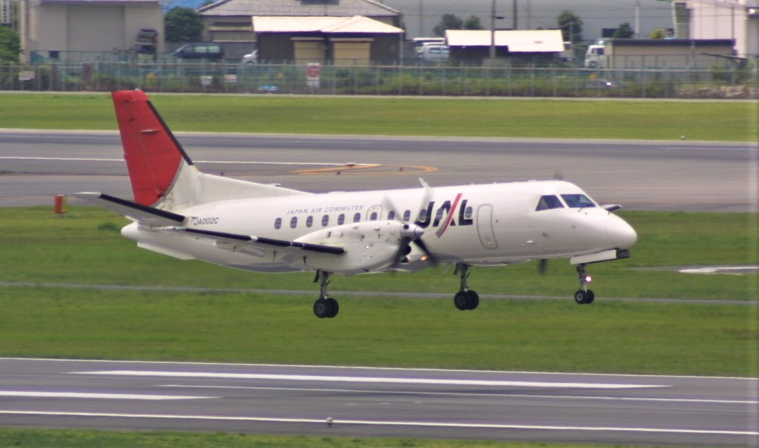 ja819061's tweet photo. #JAL #Saab340B/Plus #JA002C #伊丹空港 https://t.co/pTE0mWk65G