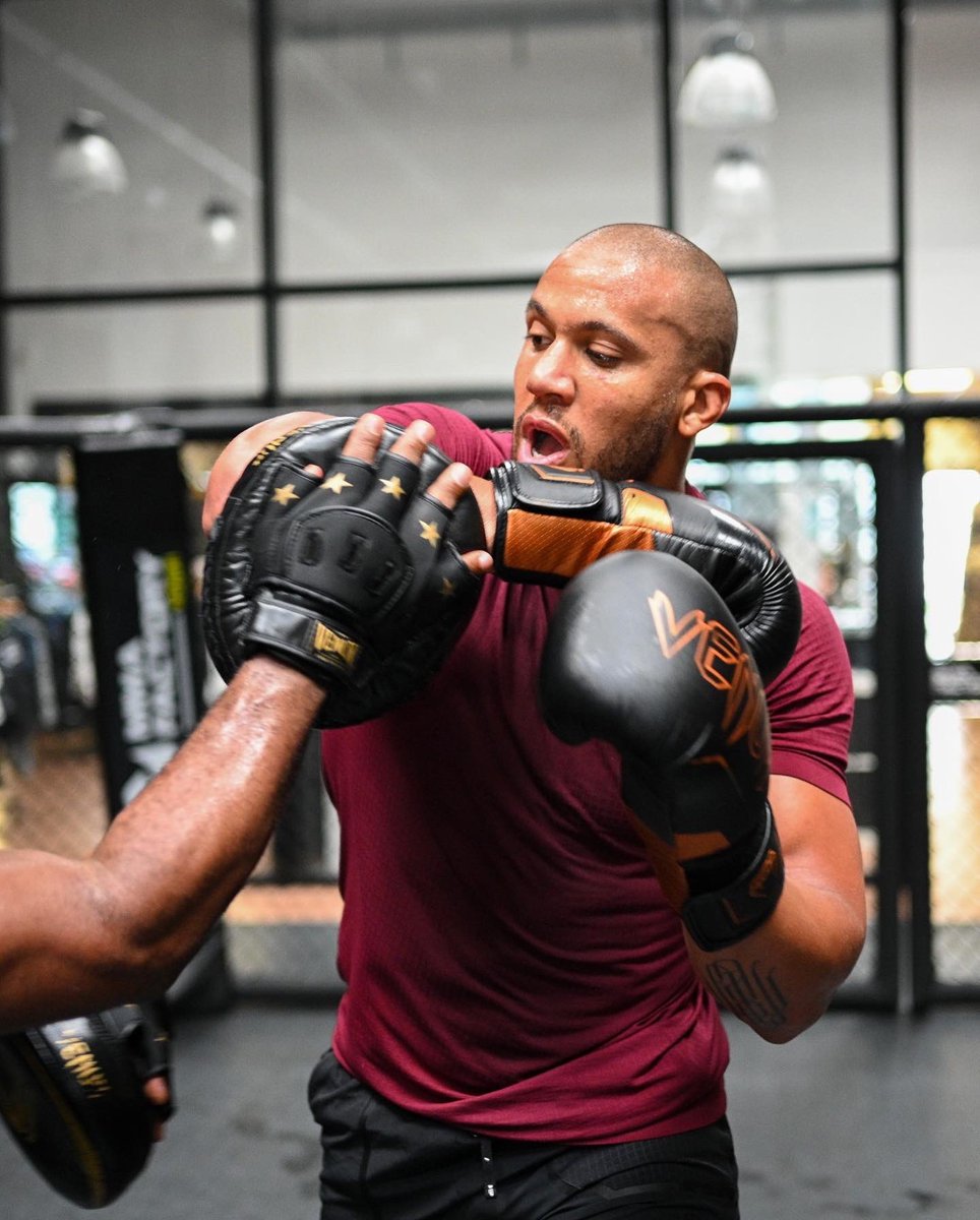 ciryl_gane's tweet image. Going all out, training for the upcoming war ⚔️

Always backed by @MyproteinFR 💪🏽