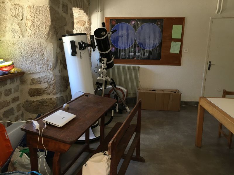 christianmercat's tweet image. Depuis lundi, se déroule à l&apos;observatoire Hubert Reeves de Mars le Camp l&apos;école AstroMaths. 25 jeunes fin 1ère pour math astro sport!
Merci à l&apos;@ENSdeLyon @FondBPascal  @UniversiteLyon  #MathC2+ @CTorossian_Off   labex #MILyon